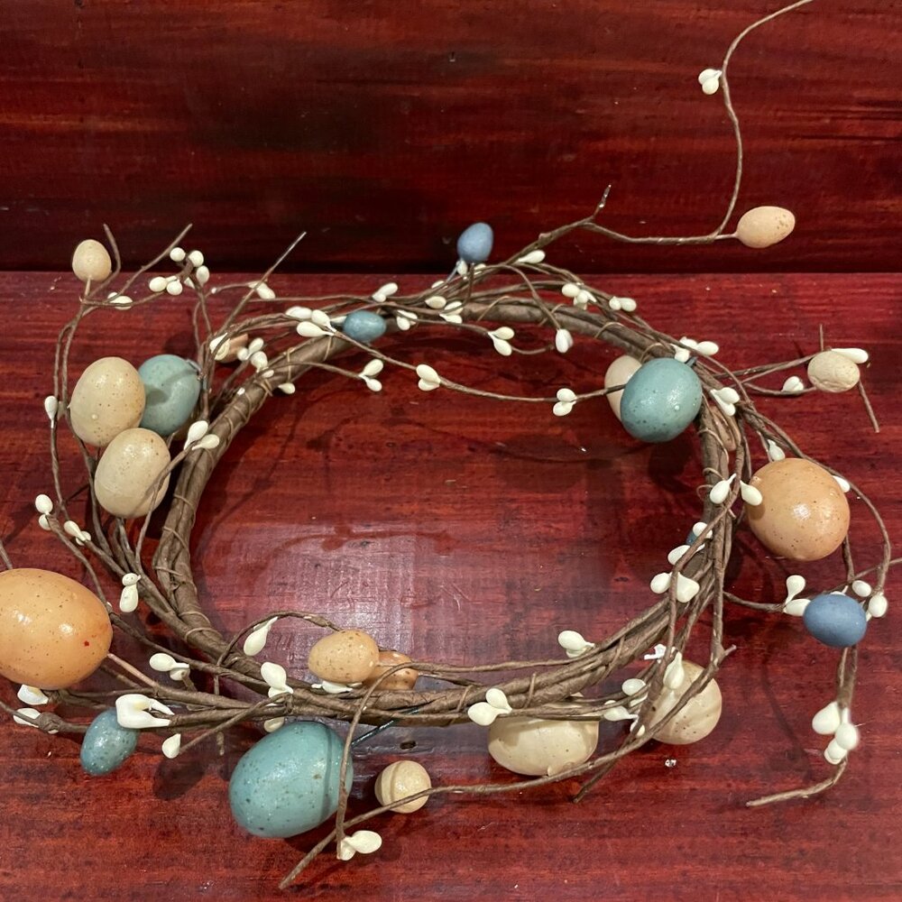 Primitive Easter Egg Pip Berry Candle Ring